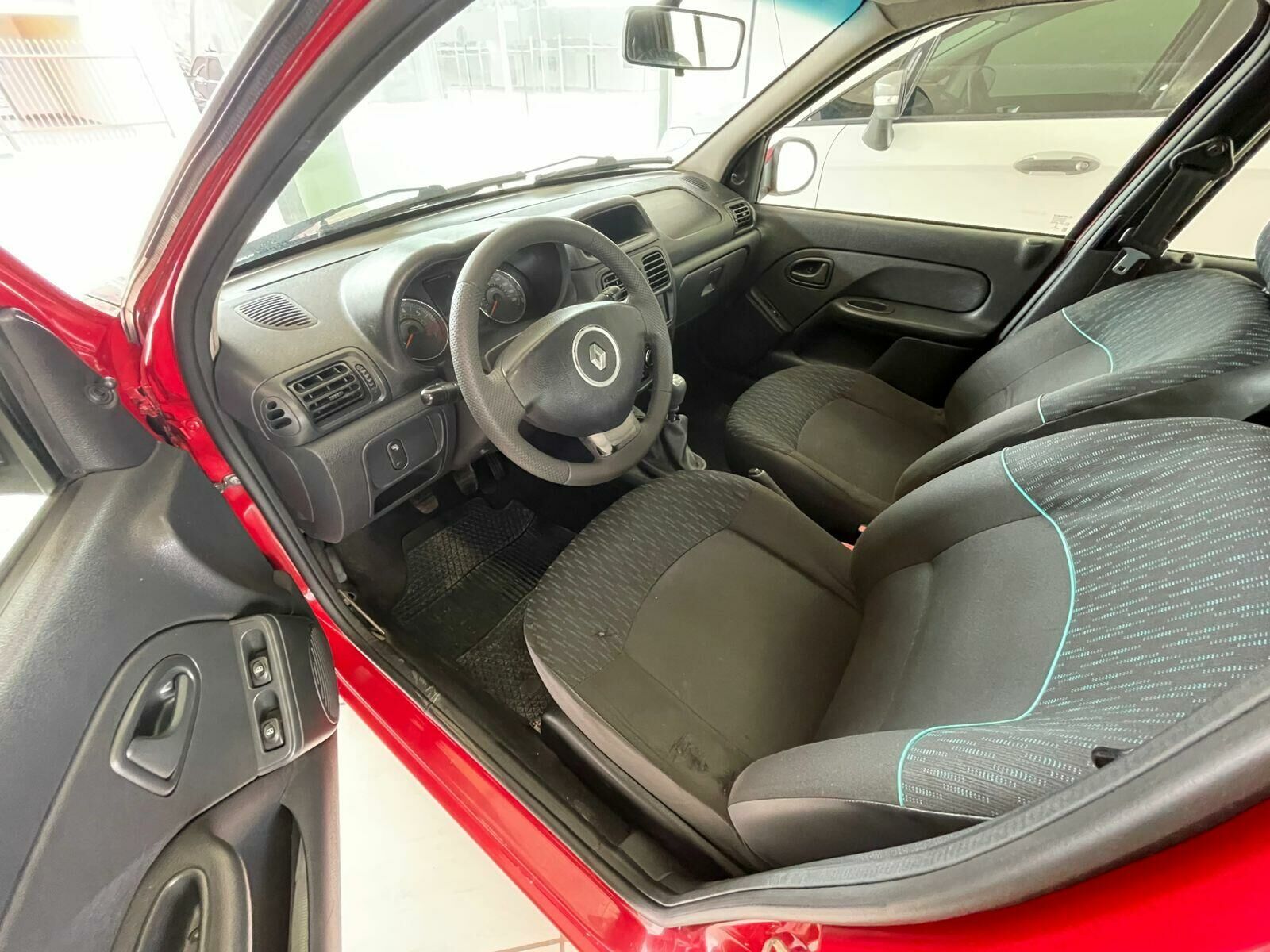 Imagem do veículo  RENAULT CLIO 1.0